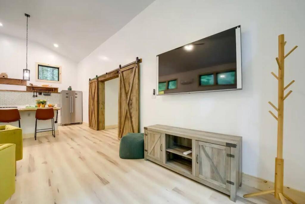Outdoor Enthusiast's Dream Hiking & Rafting Holiday home *