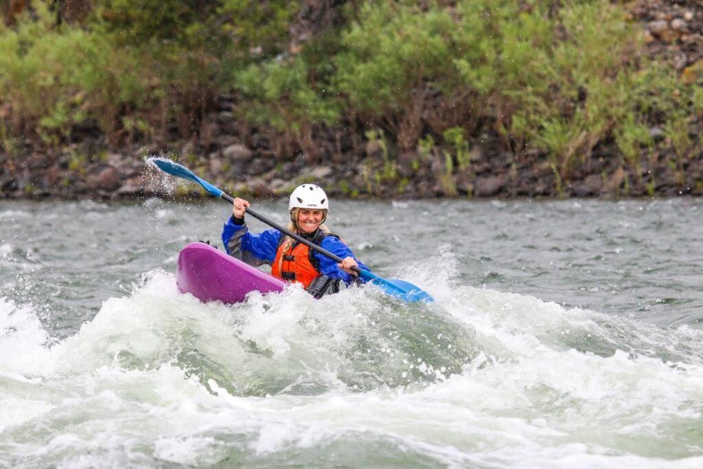 Outdoor Enthusiast's Dream Hiking & Rafting Holiday home